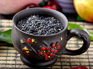 一些描写自己对家乡热爱的名言_描写对家乡热爱的作文