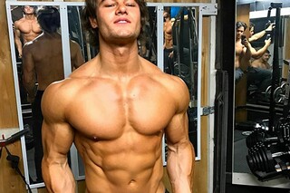 描写夜晚月亮的段落_描写夜晚月亮的段落摘抄