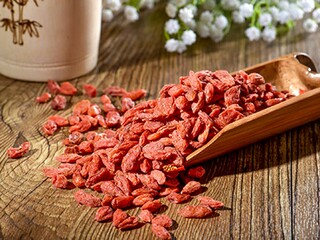 陆游《钗头凤·红酥手》宋词原文及译文_陆游的钗头凤红酥手是什么意思