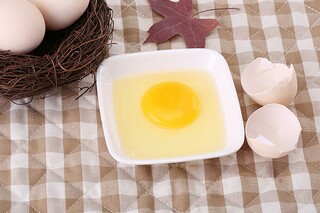 形容人安静的成语（形容人很安静的词）